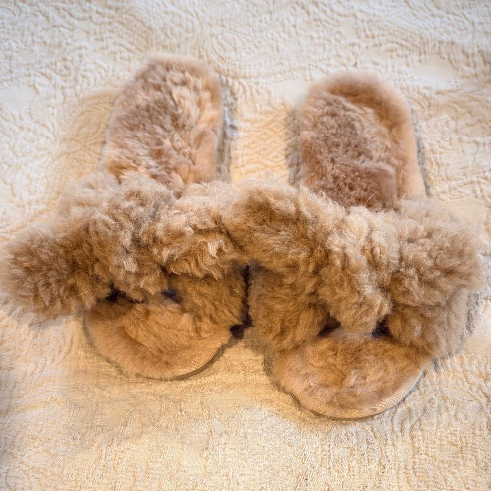 Emu Australia Fluffy Tan Slippers sz9